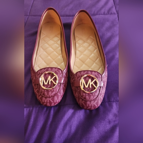 Michael Kors Flat size 7.5 - Picture 1 of 3